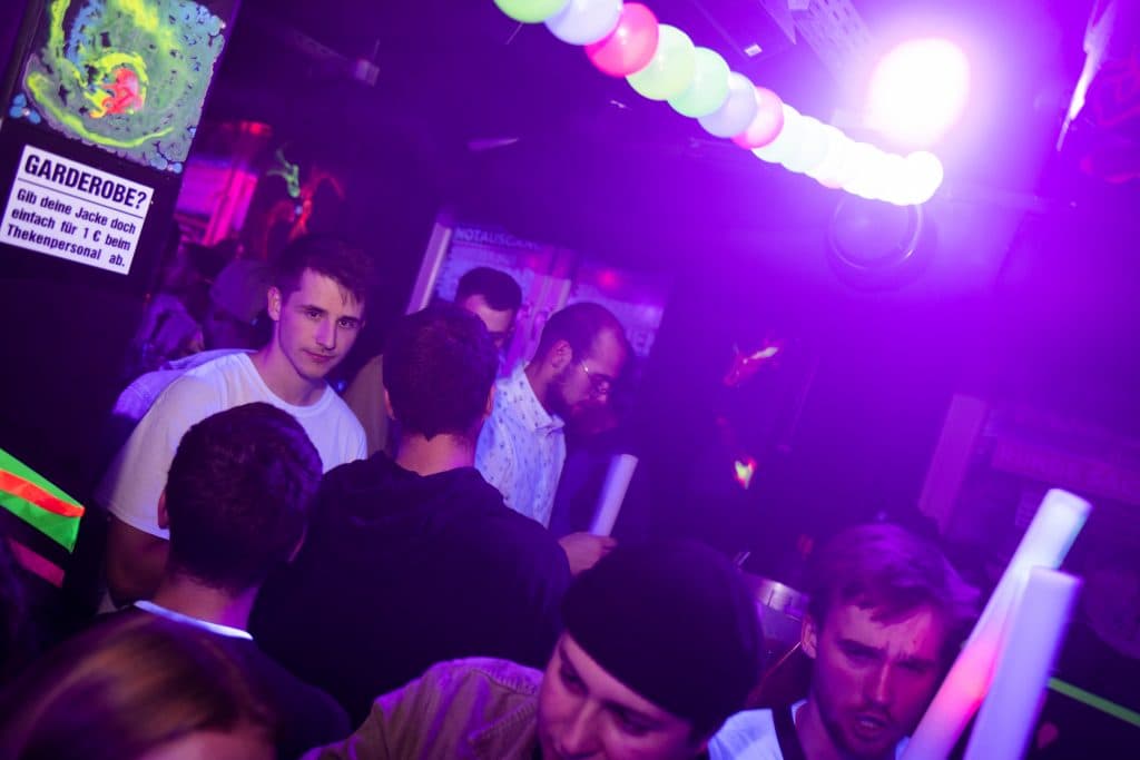 Café Kölsch – Bällebad — Foto 8